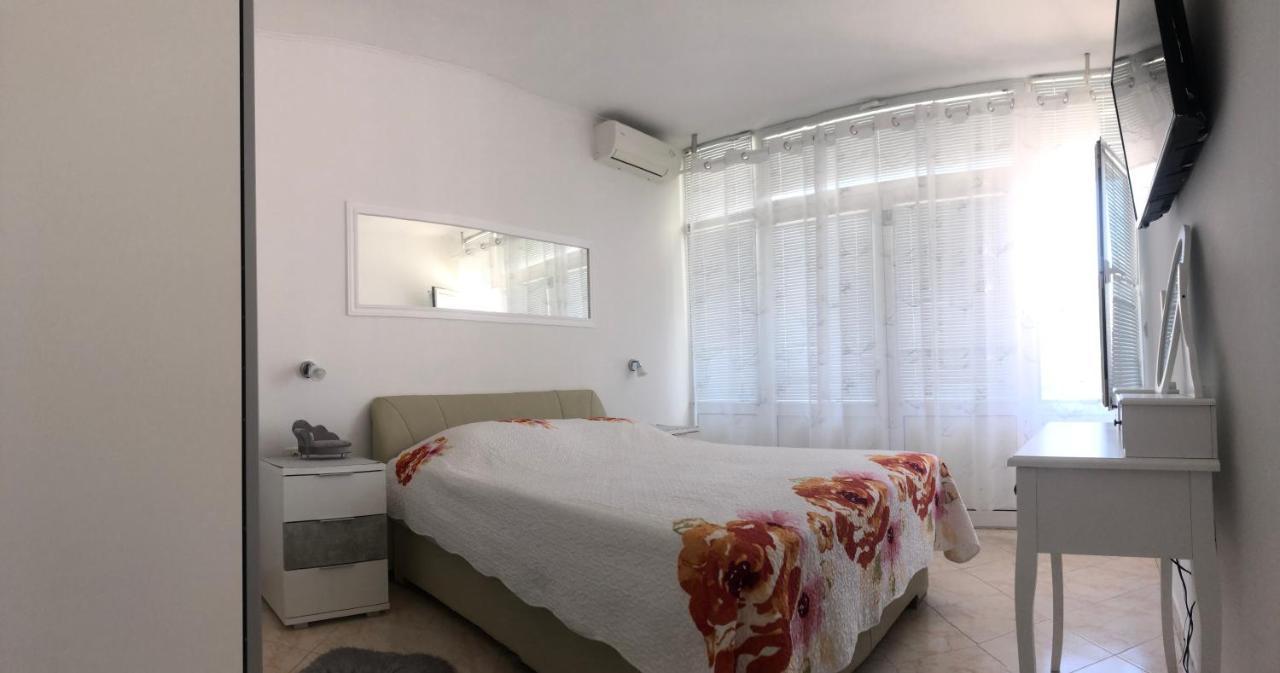 Ljube Apartment Makarska