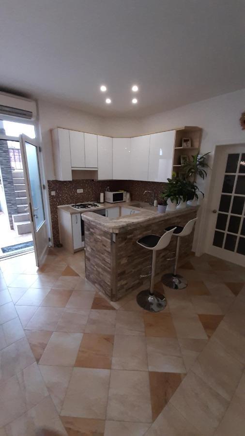 Ljube Apartment *